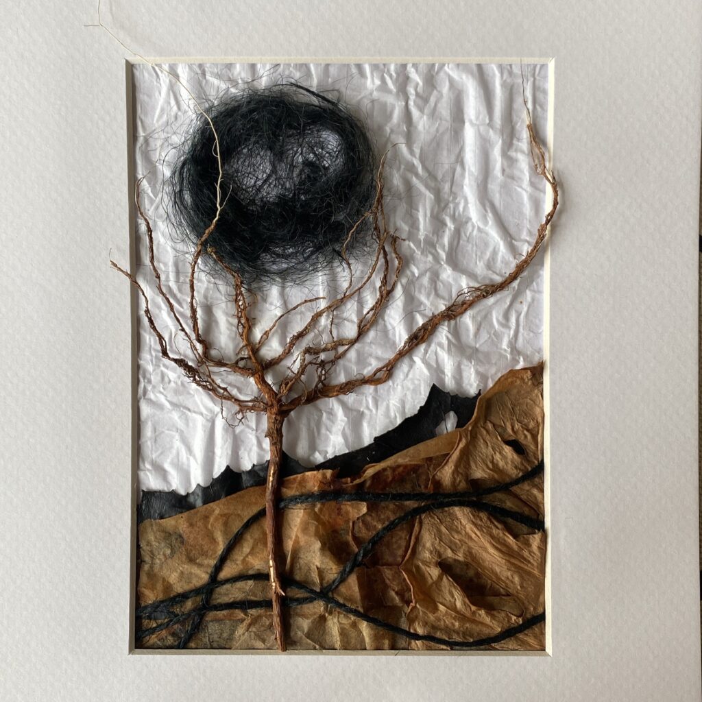 "Sort sol - 1". Naturmaterialer og mixed media.